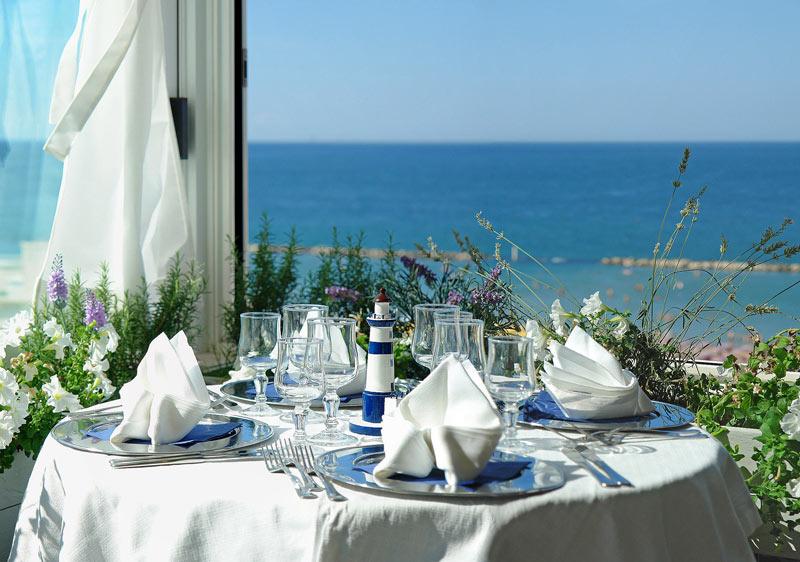 Hotel Maremonti Gabicce Mare Restoran fotoğraf